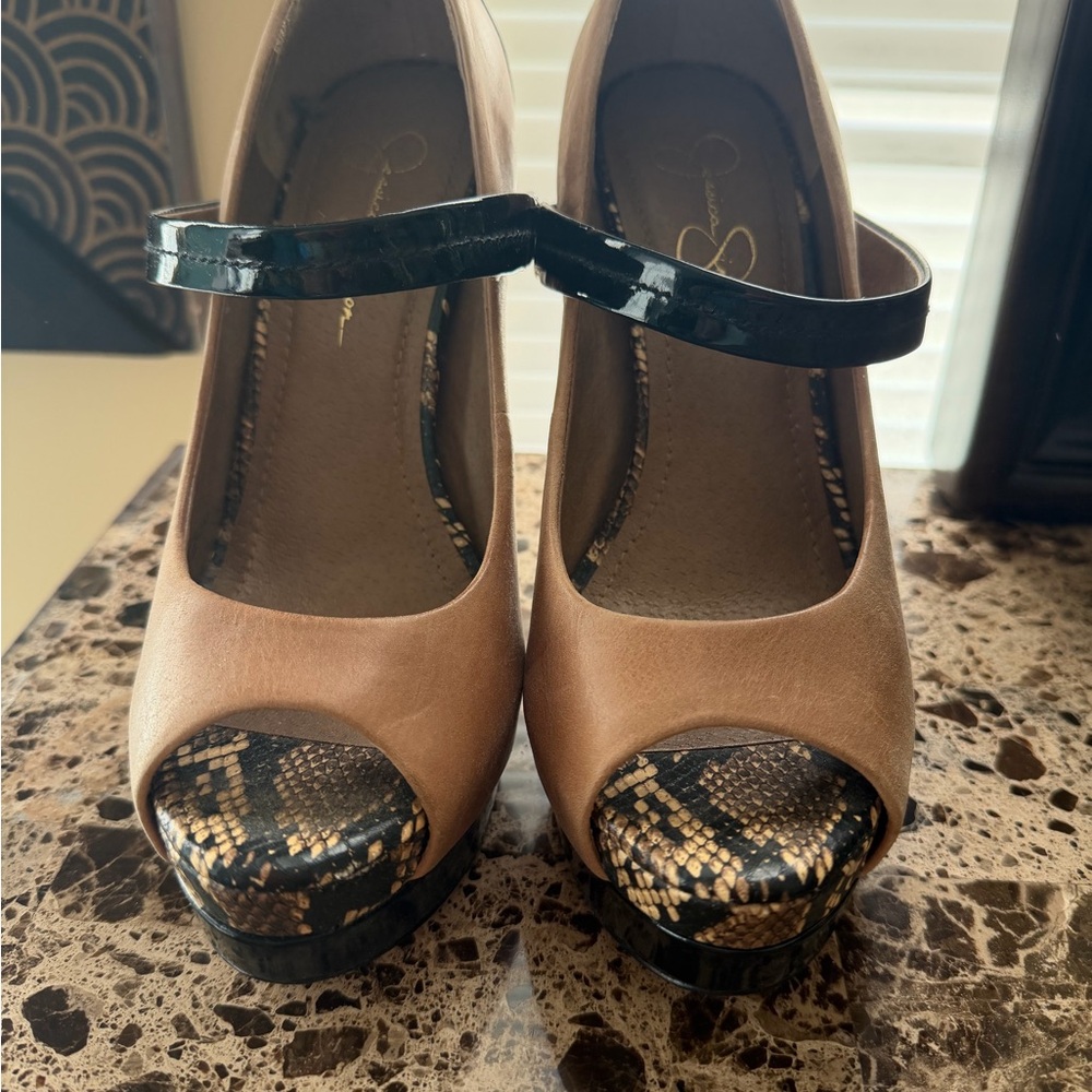 Jessica Simpson Tan and Black with Snakeskin detail Peep Toe Heels Never worn!